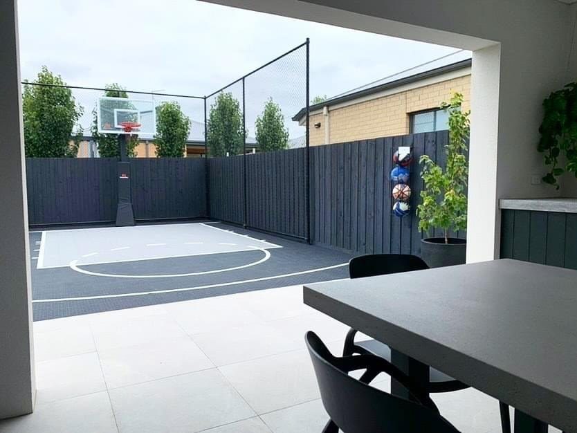Compact Grey Court