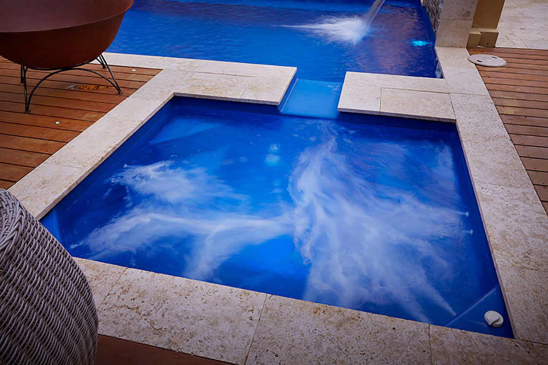 Aquatechnics Nova Spa fibreglass pool design
